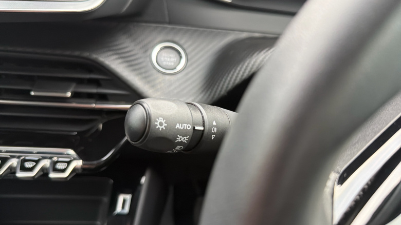 Peugeot 208 1.2 PureTech Active Premium 5dr Petrol Hatchback